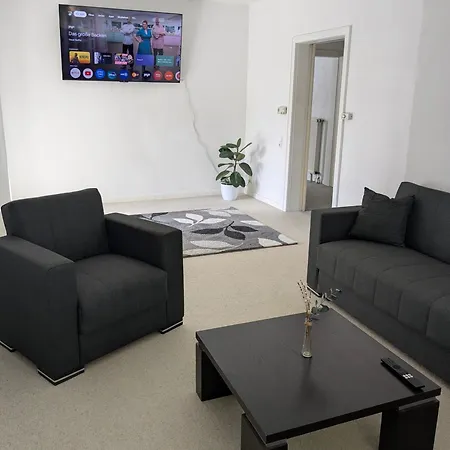 Mit Eigenem Eingang Und Eigener Terrasse Апартаменты