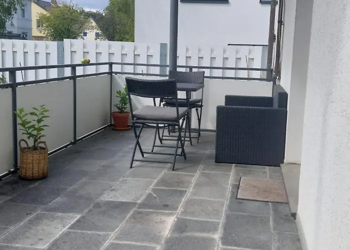 Mit Eigenem Eingang Und Eigener Terrasse *